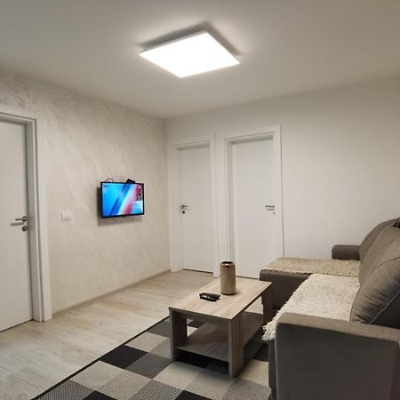 Kraguj Apartman 2 Крагуевац Экстерьер фото